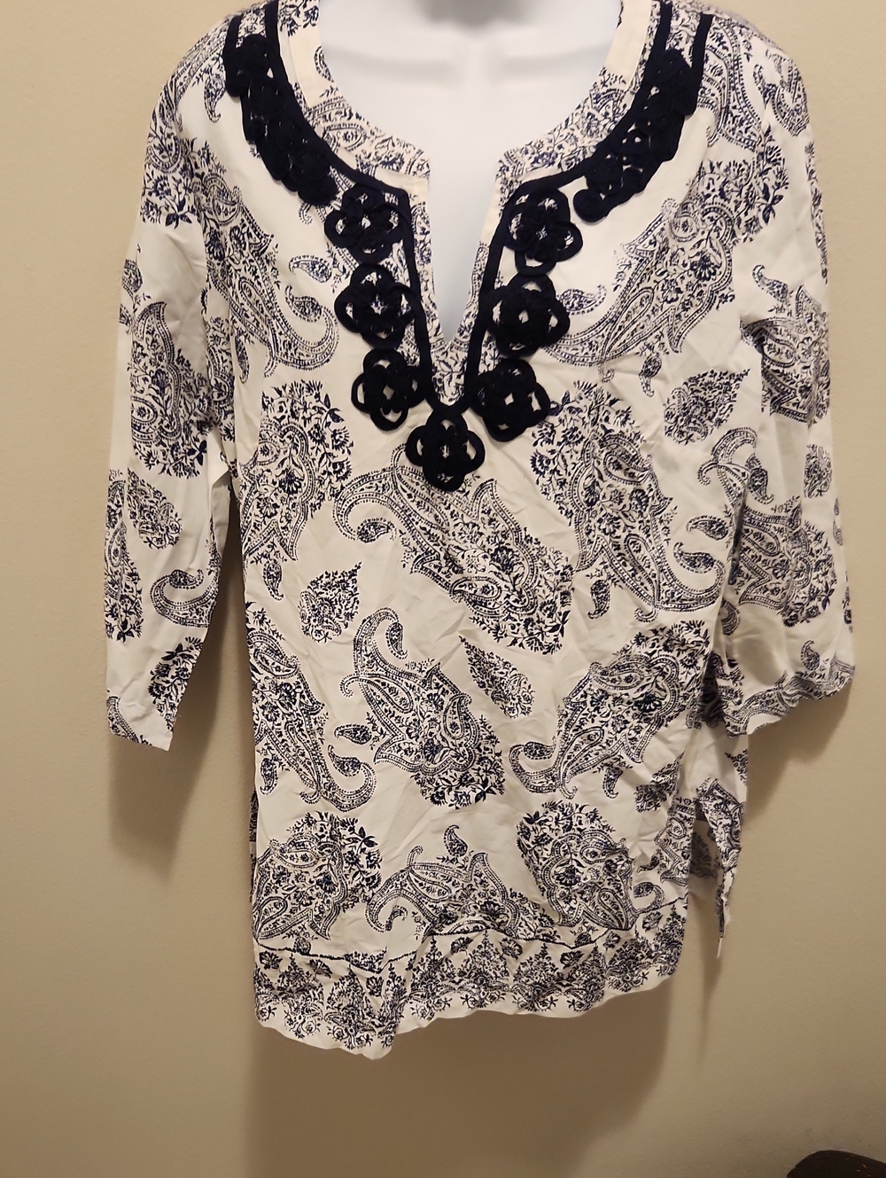 Liz Claiborne White Tunic with Navy Paisley and Crochet Trim